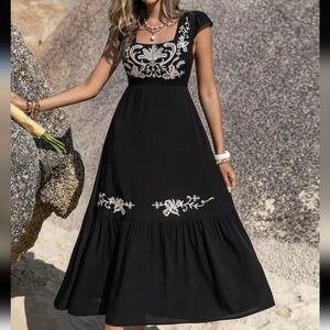 Rusttydustty Black‎ Embroidered Maxi Dress